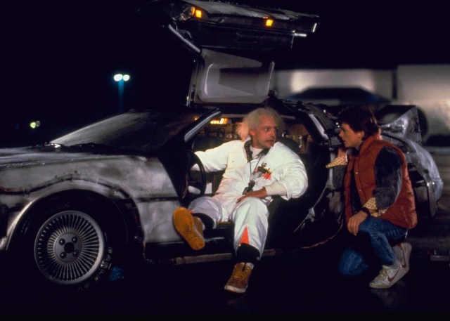 back-to-the-future-delorean-transport